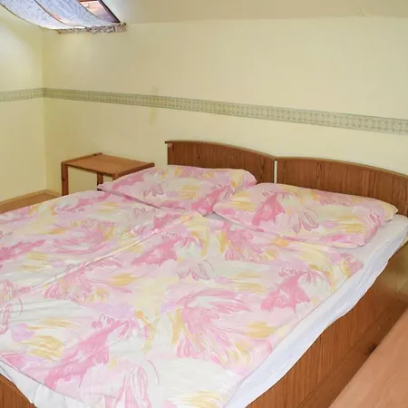 Three-bedroom In Apartamento *