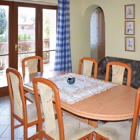 Three-bedroom In Apartamento